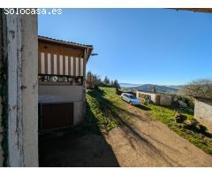 CASA CON GALERÍA Y ALMACÉN, CUADRA-HANGAR Y HÓRREO CON LLAGAR EN FINCA DE MAS DE 2 Hectáreas