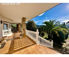 IMPONENTE CHALET PARA ENTRAR A VIVIR