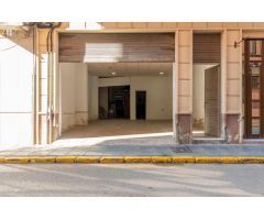 MONTA TU NEGOCIO CON UNA MÍNIMA INVERSIÓN LOCAL EN EL CENTRO