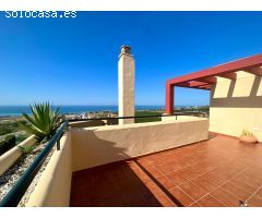 Precioso ático duplex con vistas al mar y a dos pasos de la playa!