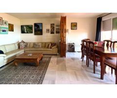 Precioso ático duplex con vistas al mar y a dos pasos de la playa!