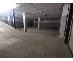 Nave industrial spacioso y luminoso a la salida de la A7 en Manilva!