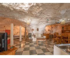 Magnífica casa cueva al lado de la playa