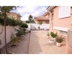 SE VENDE CHALET DE 350 m2 CON PRECIOSAS VISTAS,EN LA MANGA