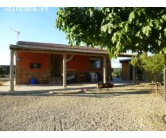 SE ALQUILA CASA PARA VERANO CON TERRENO Y PISCINA