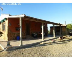 SE ALQUILA CASA PARA VERANO CON TERRENO Y PISCINA