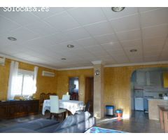 SE ALQUILA CASA PARA VERANO CON TERRENO Y PISCINA