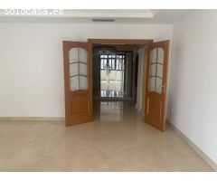 SE VENDE MARAVILLOSO PISO DE 4 DORMITORIOS EN EL CENTRO DE ALCANTARILLA