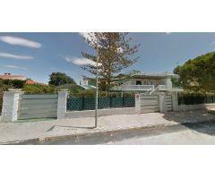 Enorme villa con terreno en la playa de la Zenia