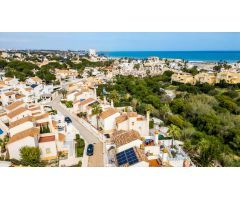Impresionante villa situada en la exclusiva y codiciada zona de Cala Capitan en Cabo Roig