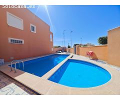 Acogedora vivienda en un residencial pequeño de 10 chalets.
