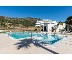 Idílico apartamento de 3 dormitorios con vistas al mar en Palo Alto, Marbella