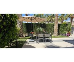 PROPIEDAD NUEVA CON PISCINA, GARAJE Y JARDIN