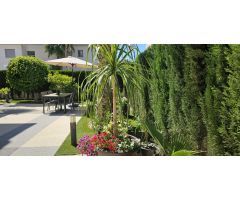 PROPIEDAD NUEVA CON PISCINA, GARAJE Y JARDIN