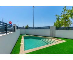 Exclusiva villa unifamiliar con piscina y jardín