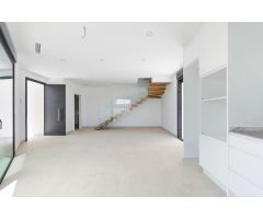 Exclusiva villa unifamiliar con piscina y jardín