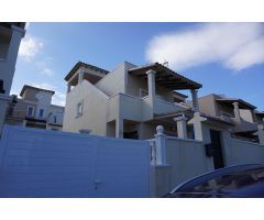 CHALET DE 3 DORMITORIOS CON VISTAS AL MAR Y PISCINA COMUNITARIA - ZONA SAN MIGUEL DE SALINAS -