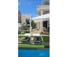 VILLA INDEPENDIENTE DE 5 DORMITORIOS CON SOLÁRIUM Y PISCINA PRIVADA -ZONA VILLAMARTÍN-
