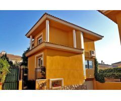 Villa en Venta en Petrer, Alicante