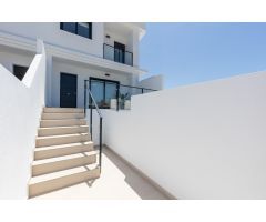 Modernas casas adosadas con solárium y sótano en Rafal, Alicante