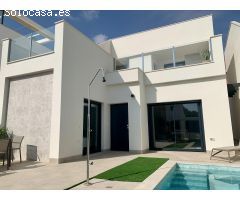 Villas de Obra Nueva en Roda Golf