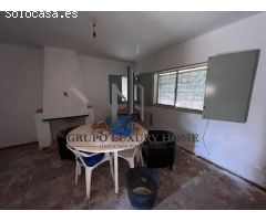 SE VENDE CASA ADOSADA PARA REFORMAR (AGUAS NUEVAS)