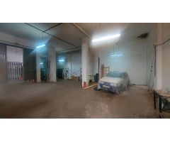 Se vende local comercial con excelente ubicación