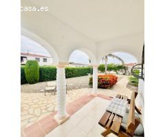Maraviiloso chalet con piscina a  un paso de la palya
