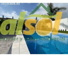 CHALET CON PISCINA EN EL PUERTO