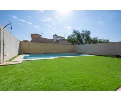 Excelente oportunidad, Chalet independiente en primera línea de playa en Chipiona