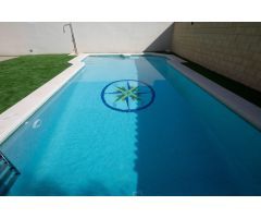Excelente oportunidad, Chalet independiente en primera línea de playa en Chipiona