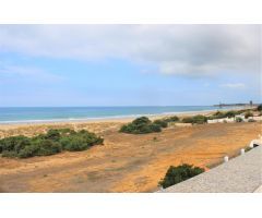 UNICO Y EXCLUSIVO CHALET EN PRIMERISIMA LINEA DE PLAYA DE LA BARROSA