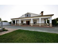 ALSOL VENDE Exclusivo chalet independiente con piscina en parcela de 3.000 m²