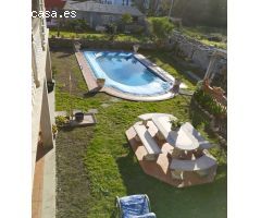 En venta gran casa en Ares con piscina.