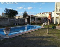 En venta gran casa en Ares con piscina.
