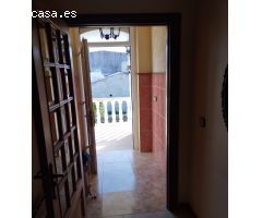 En venta gran casa en Ares con piscina.