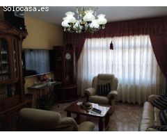 En venta gran casa en Ares con piscina.