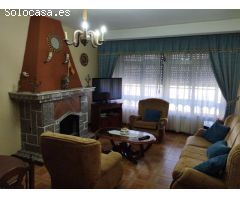 En venta gran casa en Ares con piscina.