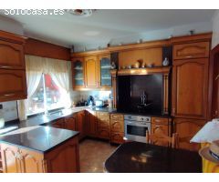 En venta gran casa en Ares con piscina.