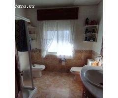 En venta gran casa en Ares con piscina.