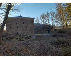 Gran finca con varias edificaciones para rehabilitar.