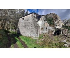 Gran finca con varias edificaciones para rehabilitar.