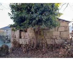 Gran finca con varias edificaciones para rehabilitar.