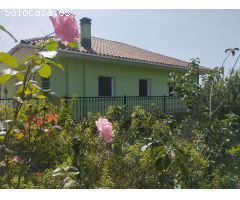 En venta casa con finca en Cerdido, A Coruña.