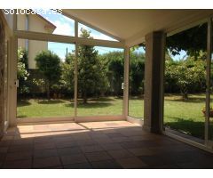 EN VENTA ESTUPENDO CHALET EN CASCO URBANO, ARES.