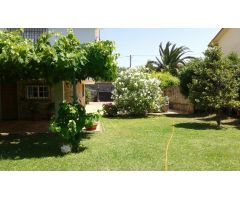 EN VENTA ESTUPENDO CHALET EN CASCO URBANO, ARES.