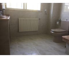 EN VENTA ESTUPENDO CHALET EN CASCO URBANO, ARES.