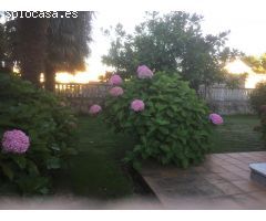 EN VENTA ESTUPENDO CHALET EN CASCO URBANO, ARES.