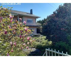 En venta gran casa y finca en A Capela.