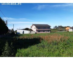 En venta gran casa y finca en A Capela.
